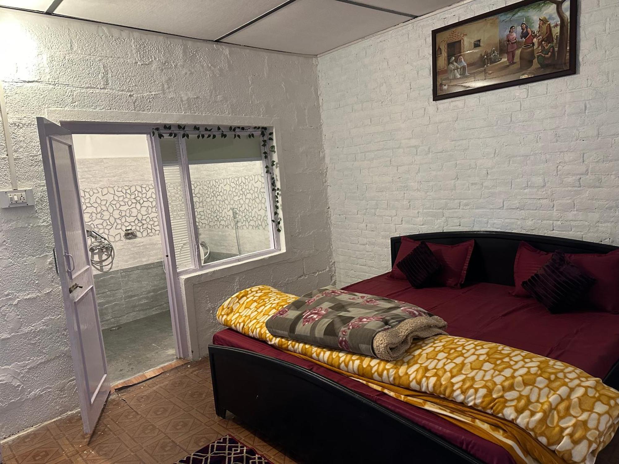 Dreamwoods A Travellers Farm Vandrehjem Dharamshala Eksteriør billede